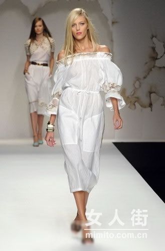 FENDI2011春夏系列 前凸后翘腰儿细